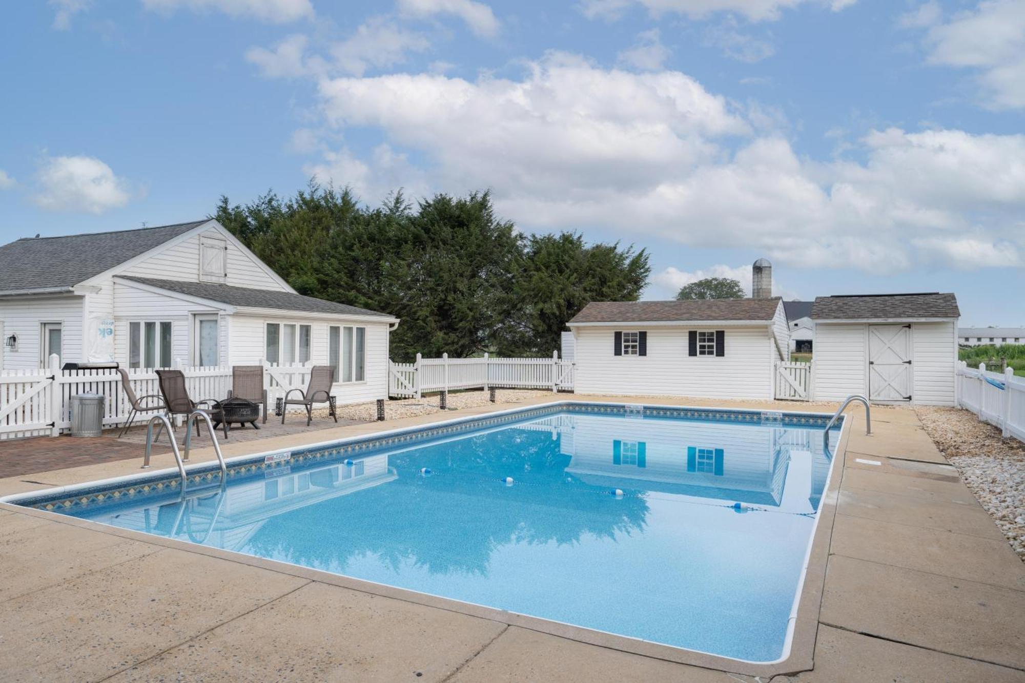 Meadowview Cottage Bird-in-Hand Exterior photo