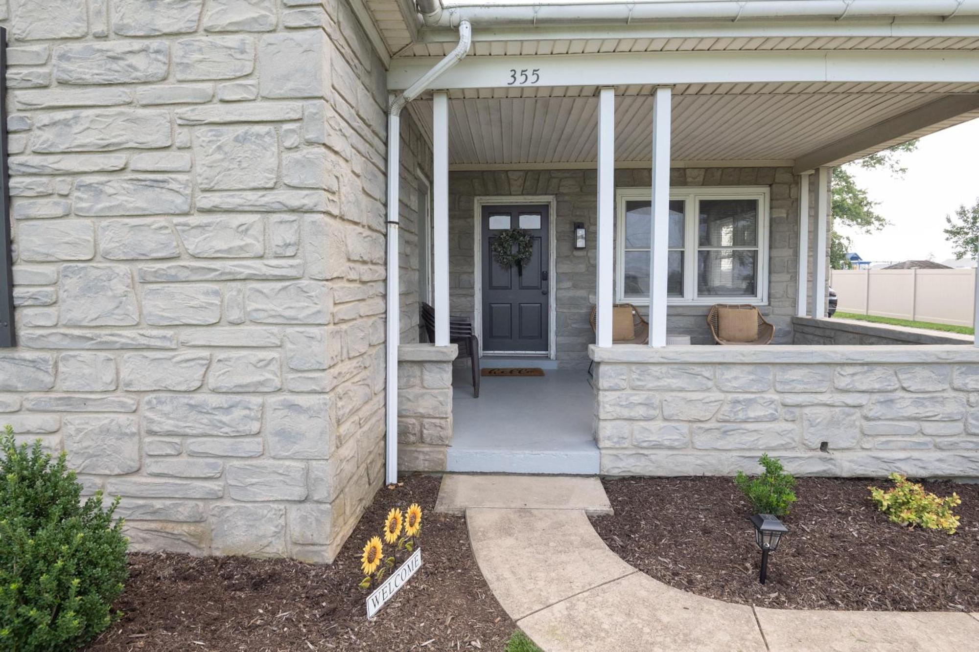 Meadowview Cottage Bird-in-Hand Exterior photo